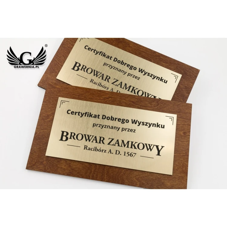 Drewniany certyfikat pamiątkowy z tabliczką grawerowaną - wymiary: 250x150mm - TAB104