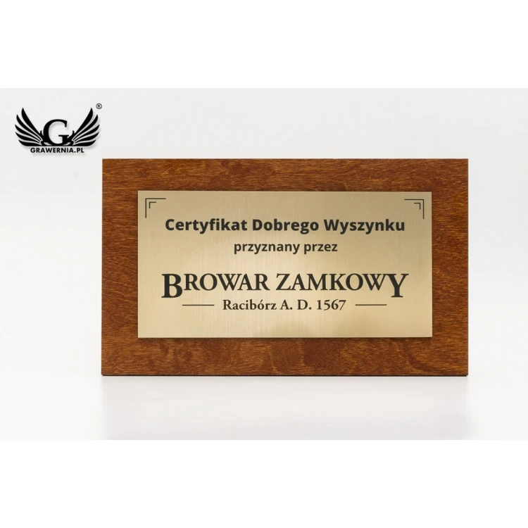 Drewniany certyfikat pamiątkowy z tabliczką grawerowaną - wymiary: 250x150mm - TAB104