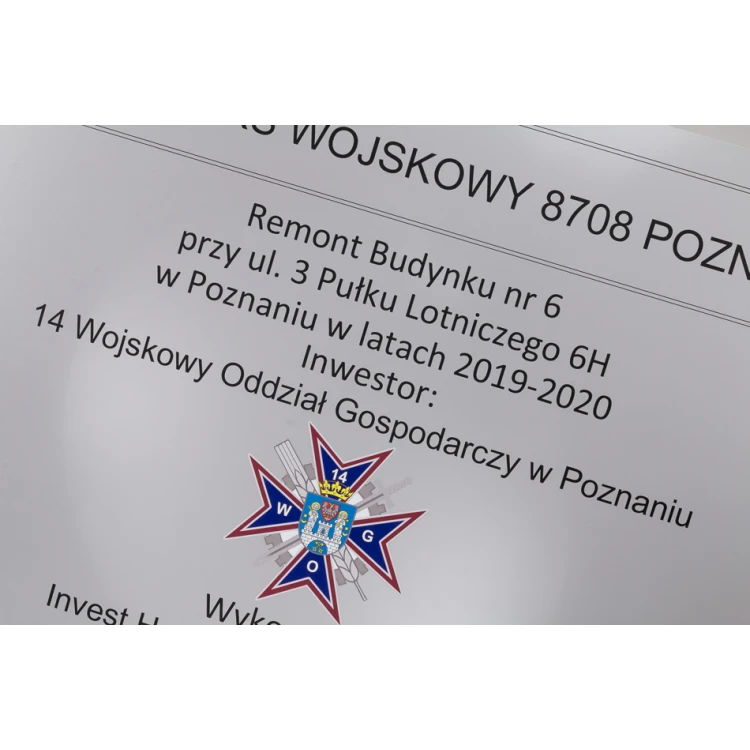 Szyld informacyjny DIBOND MAT srebrny 3mm - druk UV - wym. 800x600mm - SZUV020