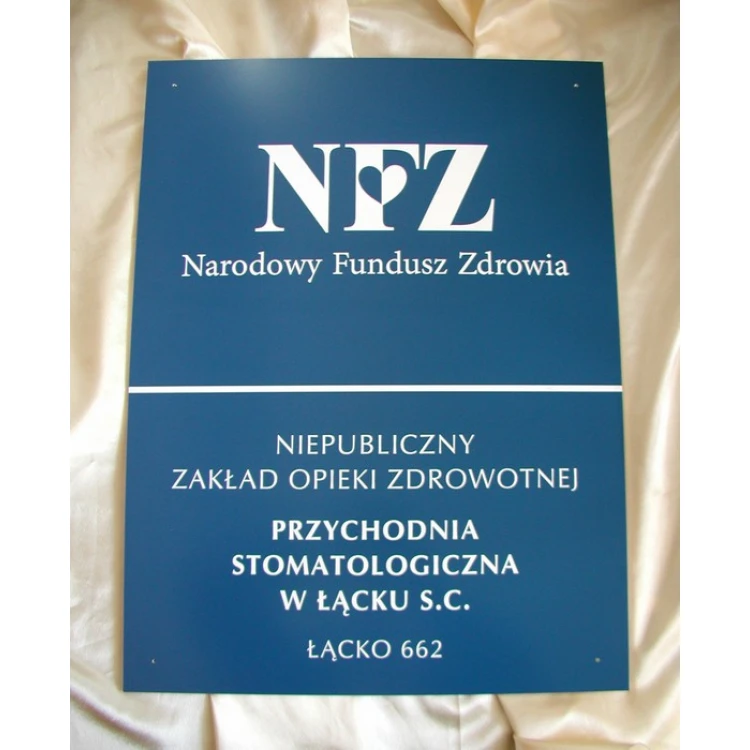 Szyld grawerowany na zewnątrz - wym. 600x450mm